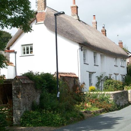 Middletown Farmhouse B&B Okehampton Bagian luar foto