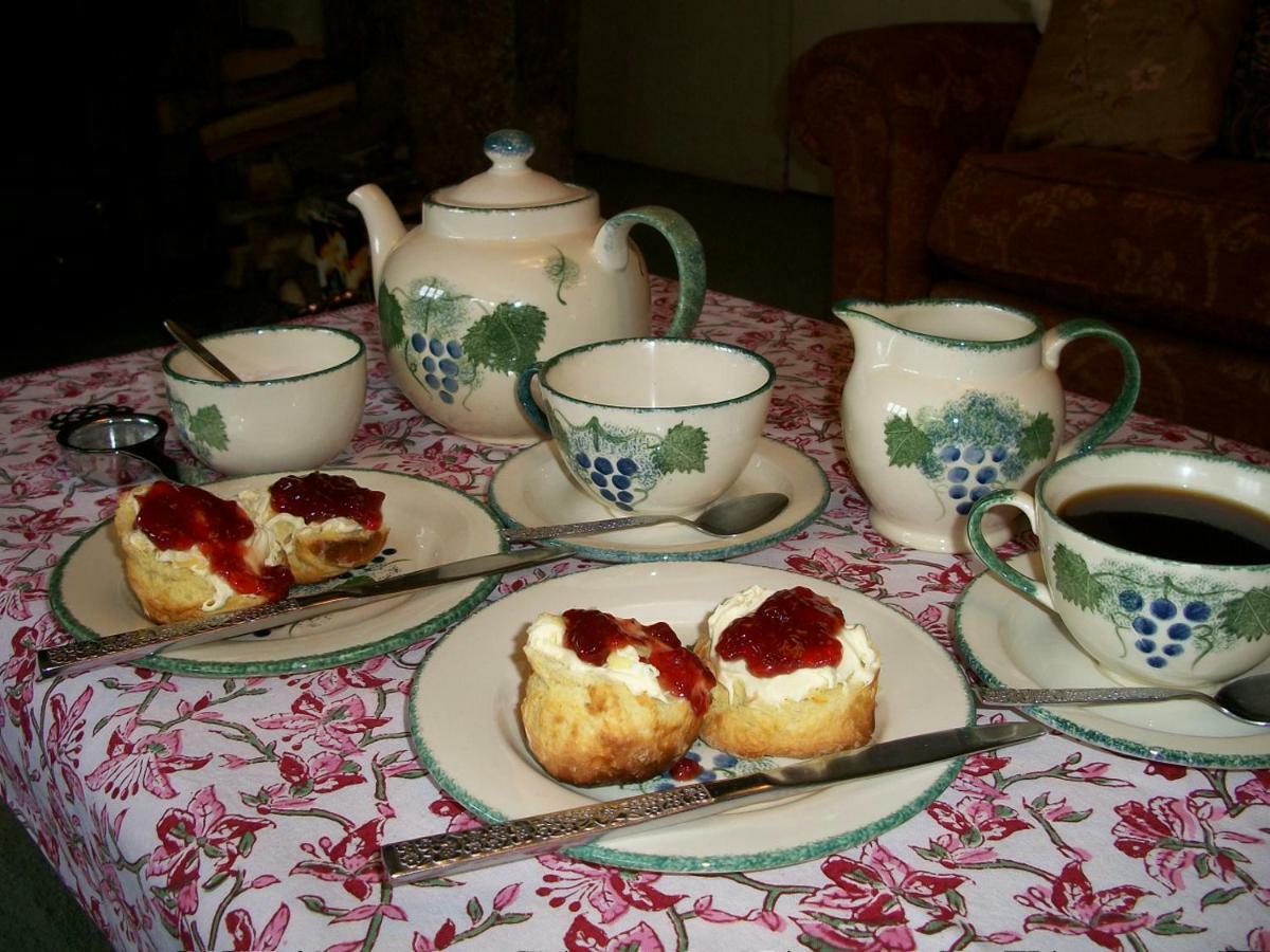 Middletown Farmhouse B&B Okehampton Bagian luar foto